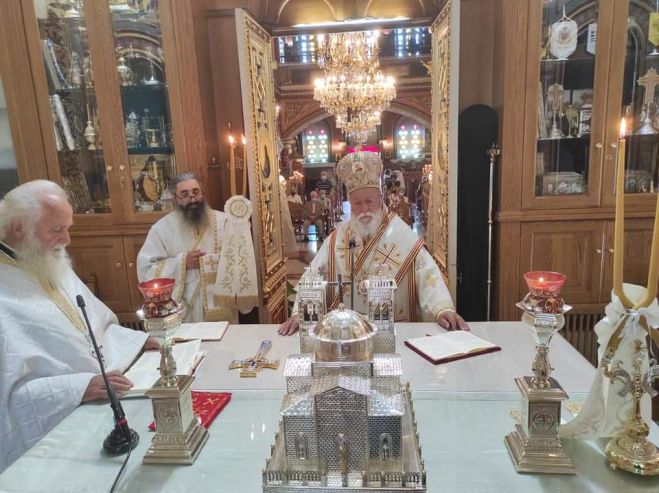 &Kappa;&upsilon;&rho;&iota;&alpha;&kappa;ή &tau;&eta;&sigmaf; &Pi;&epsilon;&nu;&tau;&eta;&kappa;&omicron;&sigma;&tau;ή&sigmaf; &sigma;&tau;&eta;&nu; &Tau;&rho;ί&pi;&omicron;&lambda;&eta; (&epsilon;&iota;&kappa;ό&nu;&epsilon;&sigmaf;)