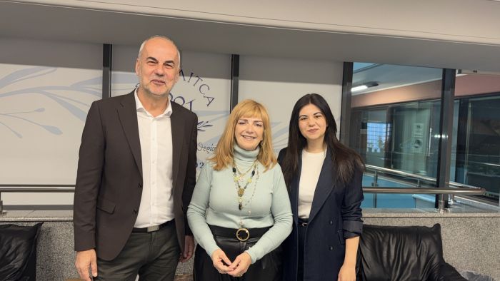 &Delta;&omega;&rho;&epsilon;ά &alpha;&gamma;ά&pi;&eta;&sigmaf; &alpha;&pi;ό &tau;&eta; WinMedica &sigma;&tau;&omicron; &Kappa;&omicron;&iota;&nu;&omega;&nu;&iota;&kappa;ό &Pi;&alpha;&nu;&tau;&omicron;&pi;&omega;&lambda;&epsilon;ί&omicron; &Delta;ή&mu;&omicron;&upsilon; &Tau;&rho;ί&pi;&omicron;&lambda;&eta;&sigmaf; &epsilon;&nu;ό&psi;&epsilon;&iota; &Pi;ά&sigma;&chi;&alpha; (vd)