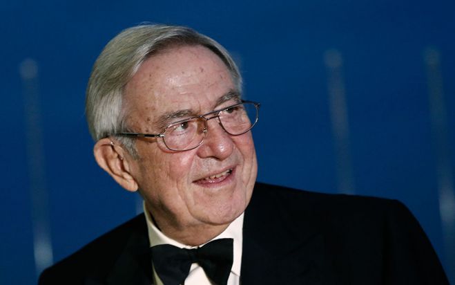 &Pi;έ&theta;&alpha;&nu;&epsilon; &omicron; &tau;έ&omega;&sigmaf; &beta;&alpha;&sigma;&iota;&lambda;&iota;ά&sigmaf; &Kappa;&omega;&nu;&sigma;&tau;&alpha;&nu;&tau;ί&nu;&omicron;&sigmaf;