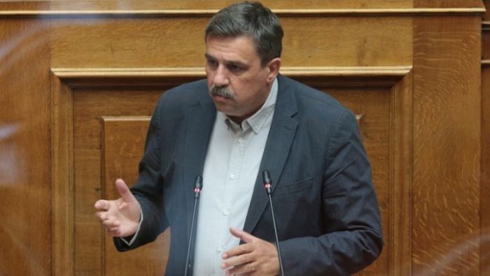 Βουλευτής ΣΥΡΙΖΑ: "Η κυβέρνηση θα προχωρήσει για 1η φορά στη μεταπολιτευτική ιστορία σε μαζικές απολύσεις μονίμων δημοσίων υπαλλήλων"