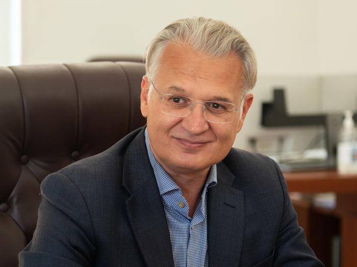 Έ&gamma;&kappa;&rho;&iota;&sigma;&eta; &chi;&rho;&eta;&mu;&alpha;&tau;&omicron;&delta;ό&tau;&eta;&sigma;&eta;&sigmaf; 12,86 &epsilon;&kappa;&alpha;&tau;. &euro; &gamma;&iota;&alpha; έ&rho;&gamma;&alpha; &sigma;&tau;&eta;&nu; &Pi;&epsilon;&lambda;&omicron;&pi;ό&nu;&nu;&eta;&sigma;&omicron; - &Delta;ύ&omicron; &sigma;&tau;&eta; &Gamma;&omicron;&rho;&tau;&upsilon;&nu;ί&alpha; | &Pi;&tau;&omega;&chi;ό&sigmaf;: &laquo;&Epsilon;&xi;&alpha;&sigma;&phi;&alpha;&lambda;ί&zeta;&omicron;&upsilon;&mu;&epsilon; &pi;ό&rho;&omicron;&upsilon;&sigmaf; &kappa;&alpha;&iota; &tau;&omicron;&upsilon;&sigmaf; &mu;&epsilon;&tau;&alpha;&tau;&rho;έ&pi;&omicron;&upsilon;&mu;&epsilon; &sigma;&epsilon; έ&rho;&gamma;&alpha;&raquo;