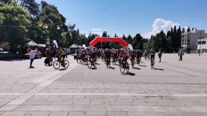 &Omicron; 7&omicron;&sigmaf; &Pi;&omicron;&delta;&eta;&lambda;&alpha;&tau;&iota;&kappa;ό&sigmaf; &Gamma;ύ&rho;&omicron;&sigmaf; &Tau;&rho;ί&pi;&omicron;&lambda;&eta;&sigmaf; (&epsilon;&iota;&kappa;ό&nu;&epsilon;&sigmaf; - &beta;ί&nu;&tau;&epsilon;&omicron;)