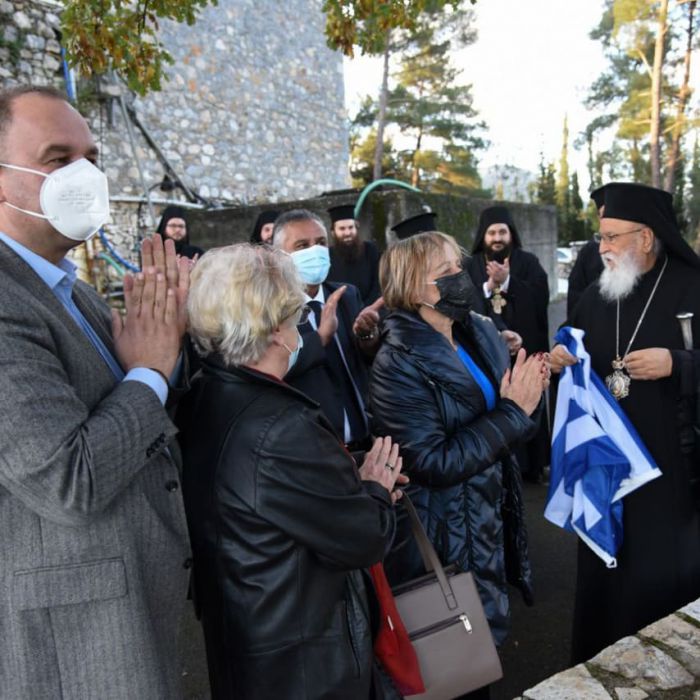 &Alpha;&iota;&omega;&nu;ό&beta;&iota;&omicron; &delta;έ&nu;&delta;&rho;&omicron; &epsilon;&lambda;&epsilon;&upsilon;&theta;&epsilon;&rho;ί&alpha;&sigmaf; &sigma;&eta;&mu;ά&nu;&theta;&eta;&kappa;&epsilon; &sigma;&tau;&eta; &Mu;&omicron;&nu;ή &Kappa;&alpha;&lambda;&tau;&epsilon;&zeta;ώ&nu;! (&epsilon;&iota;&kappa;ό&nu;&epsilon;&sigmaf;)