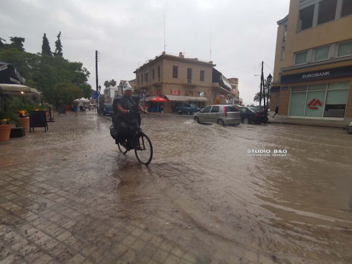 Πλημμύρισαν δρόμοι στο Ναύπλιο! (εικόνες)