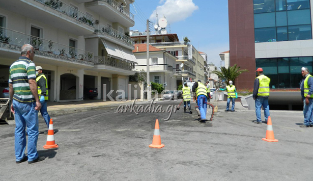 &Alpha;&nu;&upsilon;&pi;ό&phi;&omicron;&rho;&eta; &delta;&upsilon;&sigma;&omicron;&sigma;&mu;ί&alpha; &alpha;&pi;ό &tau;&alpha; &sigma;&kappa;&omicron;&upsilon;&pi;ί&delta;&iota;&alpha; &sigma;ή&mu;&epsilon;&rho;&alpha; &sigma;&tau;&omicron; &delta;&rho;ό&mu;&omicron; &mu;&pi;&rho;&omicron;&sigma;&tau;ά &alpha;&pi;ό &tau;&omicron; &Delta;&eta;&mu;&alpha;&rho;&chi;&epsilon;ί&omicron; &tau;&eta;&sigmaf; &Tau;&rho;ί&pi;&omicron;&lambda;&eta;&sigmaf;!