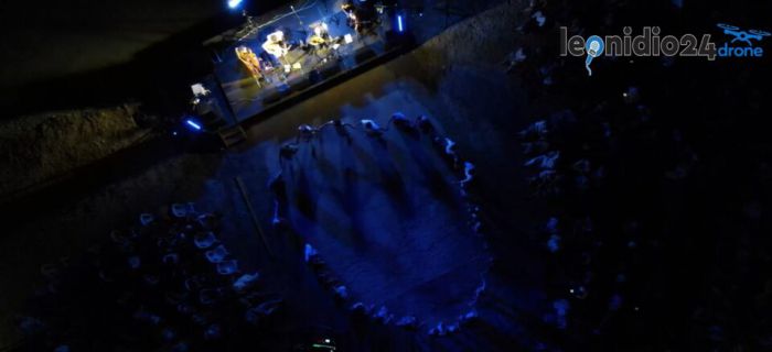 &Eta; &sigma;&upsilon;&nu;&alpha;&upsilon;&lambda;ί&alpha; &tau;&eta;&sigmaf; &Iota;&omicron;&upsilon;&lambda;ί&alpha;&sigmaf; &Kappa;&alpha;&rho;&alpha;&pi;&alpha;&tau;ά&kappa;&eta; &sigma;&tau;&omicron; &Lambda;&epsilon;&omega;&nu;ί&delta;&iota;&omicron; &alpha;&pi;ό &psi;&eta;&lambda;ά &ndash; &Epsilon;&nu;&tau;&upsilon;&pi;&omega;&sigma;&iota;&alpha;&kappa;ά &pi;&lambda;ά&nu;&alpha; &tau;&omicron;&upsilon; &Gamma;&iota;ώ&rho;&gamma;&omicron;&upsilon; &Lambda;ά&tau;&sigma;&eta; (vd)