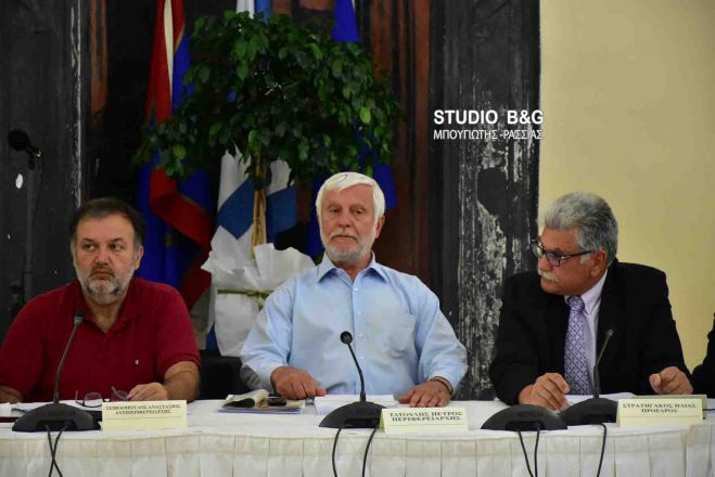 Για &quot;μπέηδες του Τύπου&quot; και &quot;ψεύτικες δημοσκοπήσεις&quot; μιλά ο Τατούλης