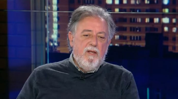 &Omicron; &Alpha;&rho;&kappa;ά&sigmaf; &Gamma;. &Pi;&alpha;&nu;&omicron;ύ&sigma;&eta;&sigmaf; &pi;&rho;&omicron;&beta;&lambda;έ&pi;&epsilon;&iota;: "&Epsilon;&kappa;&tau;&iota;&mu;ώ, &pi;&omega;&sigmaf; &omicron; &Gamma;&iota;ώ&rho;&gamma;&omicron;&sigmaf; &Pi;&alpha;&pi;&alpha;&nu;&delta;&rho;έ&omicron;&upsilon; &theta;&alpha; &xi;&alpha;&nu;ά &pi;ά&rho;&epsilon;&iota; &tau;&omicron; &Pi;&Alpha;&Sigma;&Omicron;&Kappa; &mu;&epsilon; &kappa;ά&pi;&omicron;&iota;&omicron; &tau;&rho;ό&pi;&omicron;"! (vd)