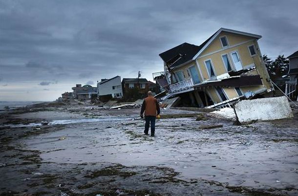 Δραματικές ώρες για οικογένεια ομογενή από το Λεωνίδιο που «χτυπήθηκε» από τον τυφώνα «Sandy»
