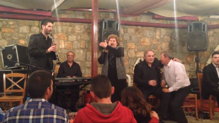 Φιλιώ Πυργάκη | Όταν τραγούδησε "Σαν θα πεθάνω ξαφνικά" μαζί με τον Άρη Μουγκοπέτρο