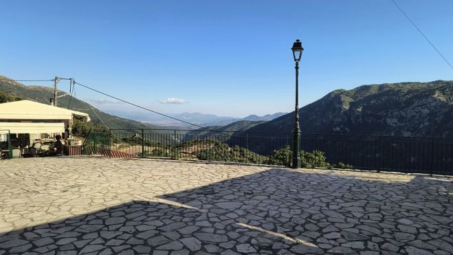 Γιατί εξαφανίστηκε ο χάρτης του Menalon Trail από το κέντρο της Δημητσάνας;