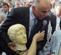 &Epsilon;&gamma;&kappa;&alpha;&iota;&nu;&iota;ά&sigma;&tau;&eta;&kappa;&epsilon; &tau;&omicron; &laquo;&Alpha;&rho;&kappa;&alpha;&delta;&iota;&kappa;ό &Pi;&alpha;&nu;ό&rho;&alpha;&mu;&alpha;&raquo; &sigma;&tau;&eta; &Beta;&iota;&omicron;&mu;&eta;&chi;&alpha;&nu;&iota;&kappa;ή &Pi;&epsilon;&rho;&iota;&omicron;&chi;ή &Tau;&rho;ί&pi;&omicron;&lambda;&eta;&sigmaf; (video)