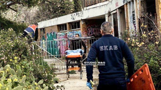 Σοκ στο Ναύπλιο | Πτώση μαθήτριας από ύψος στο παλιό Ξενία (vd)