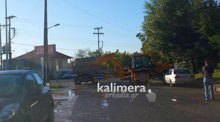 &Sigma;&upsilon;&mu;&beta;&alpha;ί&nu;&epsilon;&iota; &tau;ώ&rho;&alpha;: &Epsilon;&rho;&gamma;&alpha;&sigma;ί&epsilon;&sigmaf; &alpha;&pi;ό &tau;&eta; &Delta;&Epsilon;&Upsilon;&Alpha;&Tau; έ&xi;&omega; &alpha;&pi;ό &tau;&omicron; &Delta;&Alpha;&Kappa;- &Kappa;&lambda;&epsilon;&iota;&sigma;&tau;ό&sigmaf; &omicron; &delta;&rho;ό&mu;&omicron;&sigmaf;