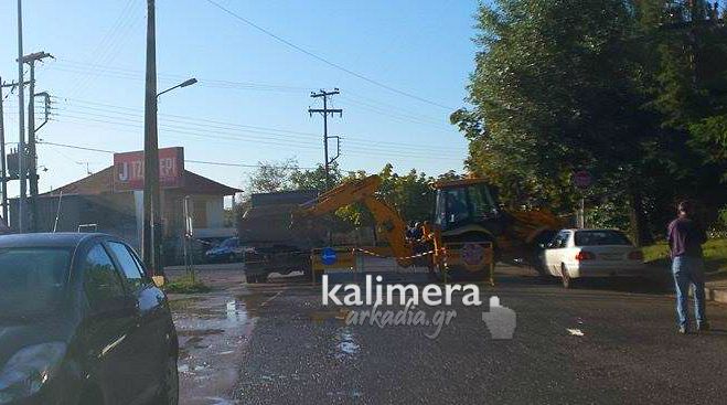 &Sigma;&upsilon;&mu;&beta;&alpha;ί&nu;&epsilon;&iota; &tau;ώ&rho;&alpha;: &Epsilon;&rho;&gamma;&alpha;&sigma;ί&epsilon;&sigmaf; &alpha;&pi;ό &tau;&eta; &Delta;&Epsilon;&Upsilon;&Alpha;&Tau; έ&xi;&omega; &alpha;&pi;ό &tau;&omicron; &Delta;&Alpha;&Kappa;- &Kappa;&lambda;&epsilon;&iota;&sigma;&tau;ό&sigmaf; &omicron; &delta;&rho;ό&mu;&omicron;&sigmaf;
