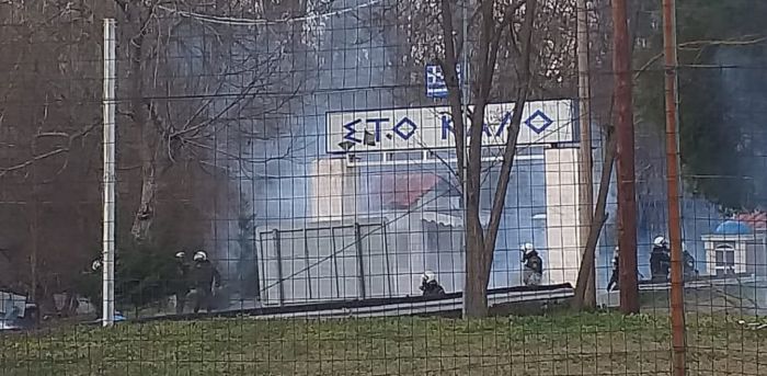 Νέα ένταση στις Καστανιές - Πέφτουν χημικά από την τουρκική πλευρά (vd)