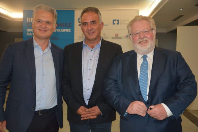 &Gamma;&iota;ά&nu;&nu;&eta;&sigmaf; &Tau;&rho;&omicron;&upsilon;&pi;ή&sigmaf;: &laquo;&Omicron;&delta;&eta;&gamma;ό&sigmaf; &tau;&eta;&sigmaf; &omicron;&iota;&kappa;&omicron;&nu;&omicron;&mu;&iota;&kappa;ή&sigmaf; &kappa;&alpha;&iota; &kappa;&omicron;&iota;&nu;&omega;&nu;&iota;&kappa;ή&sigmaf; &mu;&epsilon;&tau;&epsilon;&xi;έ&lambda;&iota;&xi;&eta;&sigmaf; &tau;&eta;&sigmaf; &Alpha;&rho;&kappa;&alpha;&delta;ί&alpha;&sigmaf; &omicron;&iota; &mu;&epsilon;&gamma;ά&lambda;&epsilon;&sigmaf; &epsilon;&pi;&epsilon;&nu;&delta;ύ&sigma;&epsilon;&iota;&sigmaf; &sigma;&tau;&eta; &phi;&alpha;&rho;&mu;&alpha;&kappa;&omicron;&beta;&iota;&omicron;&mu;&eta;&chi;&alpha;&nu;ί&alpha;&raquo;