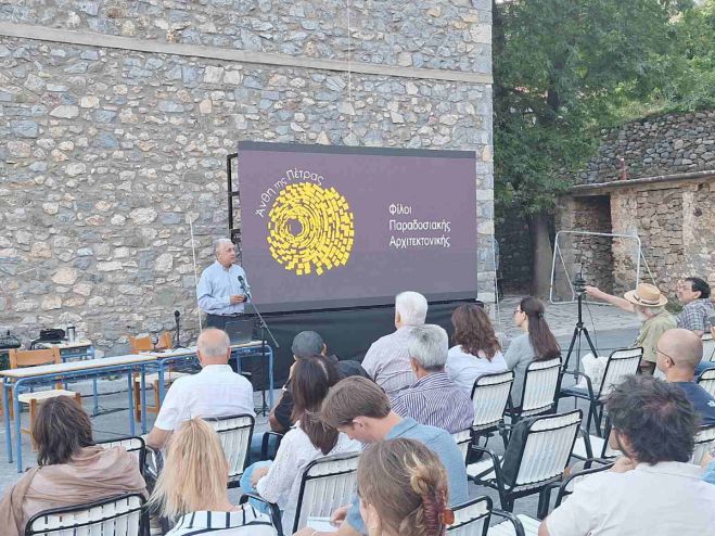 &Chi;&rho;ή&sigma;&tau;&omicron;&sigmaf; &Lambda;&alpha;&mu;&pi;&rho;ό&pi;&omicron;&upsilon;&lambda;&omicron;&sigmaf; &alpha;&pi;ό &tau;&alpha; &Lambda;&alpha;&gamma;&kappa;ά&delta;&iota;&alpha;: &laquo;&Sigma;&tau;ό&chi;&omicron;&sigmaf; &mu;&alpha;&sigmaf; &nu;&alpha; &kappa;&rho;&alpha;&tau;ή&sigma;&omicron;&upsilon;&mu;&epsilon; &zeta;&omega;&nu;&tau;&alpha;&nu;ή &tau;&eta;&nu; &tau;έ&chi;&nu;&eta; &tau;&eta;&sigmaf; &pi;έ&tau;&rho;&alpha;&sigmaf;&raquo;