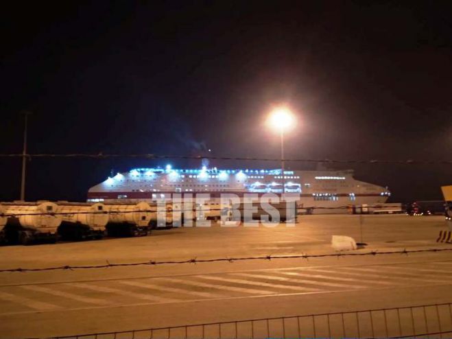 Έ&phi;&tau;&alpha;&sigma;&epsilon; &sigma;&tau;&omicron; &lambda;&iota;&mu;ά&nu;&iota; &tau;&eta;&sigmaf; &Pi;ά&tau;&rho;&alpha;&sigmaf; &tau;&omicron; &pi;&lambda;&omicron;ί&omicron; &mu;&epsilon; &tau;&omicron;&upsilon;&sigmaf; Έ&lambda;&lambda;&eta;&nu;&epsilon;&sigmaf; &alpha;&pi;ό &tau;&eta;&nu; &Iota;&tau;&alpha;&lambda;ί&alpha; (vd)