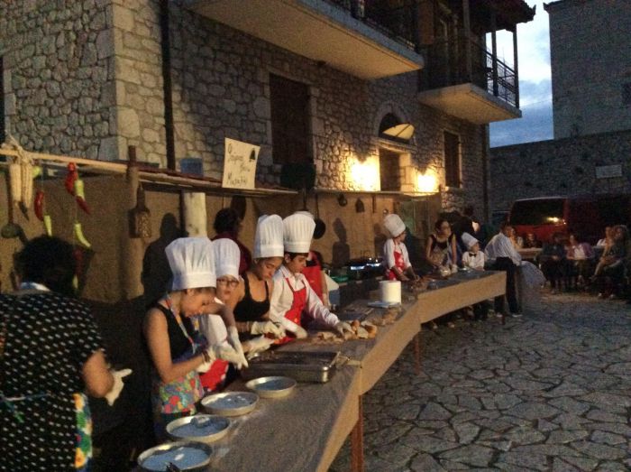 Παιδικό φεστιβάλ γεύσης και ορχήστρα ... έκπληξη στην Καρύταινα (εικόνες - βίντεο)