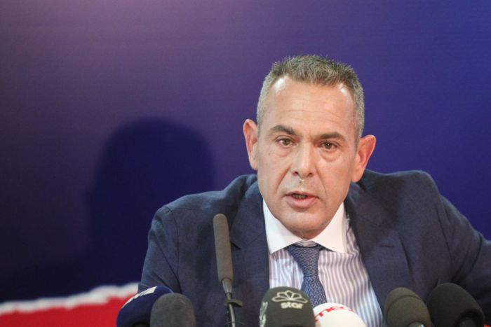 Καμμένος: &quot;Πλάκα έκανα, αν συνεχίσουν τον πόλεμο θα κατέβω πάλι στην πολιτική&quot;