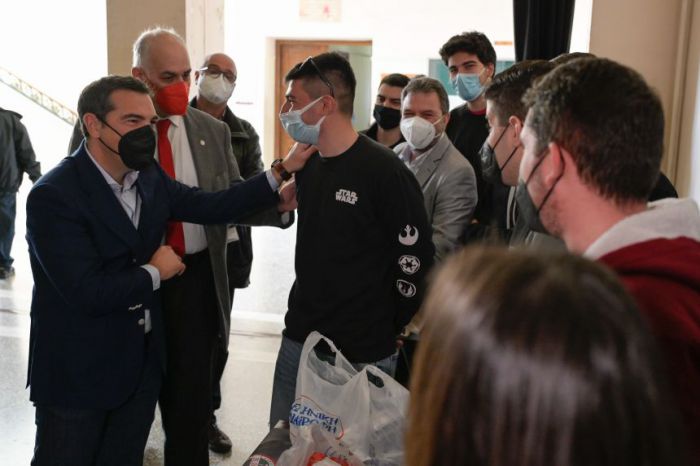 &Alpha;&lambda;. &Tau;&sigma;ί&pi;&rho;&alpha;&sigmaf;: "&Mu;&epsilon;ί&omega;&sigma;&eta; &tau;ώ&rho;&alpha; &tau;&omicron;&upsilon; &Phi;&Pi;&Alpha; &sigma;&tau;&alpha; &tau;&rho;ό&phi;&iota;&mu;&alpha; &kappa;&alpha;&iota; &sigma;&tau;&alpha; &pi;&rho;&omicron;ϊό&nu;&tau;&alpha; &mu;&alpha;&zeta;&iota;&kappa;ή&sigmaf; &kappa;&alpha;&tau;&alpha;&nu;ά&lambda;&omega;&sigma;&eta;&sigmaf;"