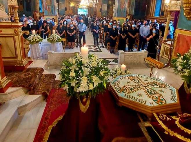 &Tau;&omicron; &epsilon;&tau;ή&sigma;&iota;&omicron; &Mu;&nu;&eta;&mu;ό&sigma;&upsilon;&nu;&omicron; &tau;&omicron;&upsilon; &mu;&alpha;&kappa;&alpha;&rho;&iota;&sigma;&tau;&omicron;ύ &pi;. &Alpha;&lambda;&epsilon;&xi;ά&nu;&delta;&rho;&omicron;&upsilon; &Pi;&alpha;&pi;&alpha;&delta;ό&pi;&omicron;&upsilon;&lambda;&omicron;&upsilon; &sigma;&tau;&eta;&nu; &Tau;&rho;ί&pi;&omicron;&lambda;&eta; (&epsilon;&iota;&kappa;ό&nu;&epsilon;&sigmaf;)