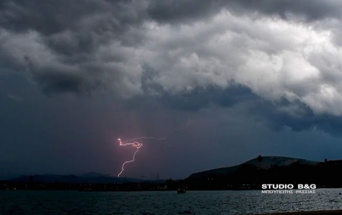 Ισχυρή καταιγίδα στο Ναύπλιο (vd)