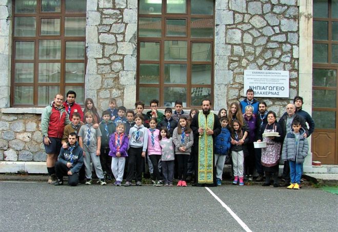Παραμονή Θεοφανείων με Αγιασμό στα σπίτια της Βλαχέρνας (εικόνες)