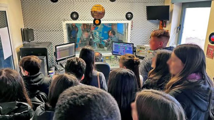 &Mu;&iota;&alpha; &sigma;&upsilon;&gamma;&gamma;&nu;ώ&mu;&eta; &sigma;&tau;&alpha; &pi;&alpha;&iota;&delta;&iota;ά &tau;&eta;&sigmaf; &xi;&epsilon;&chi;&alpha;&sigma;&mu;έ&nu;&eta;&sigmaf; &Alpha;&rho;&kappa;&alpha;&delta;ί&alpha;&sigmaf;