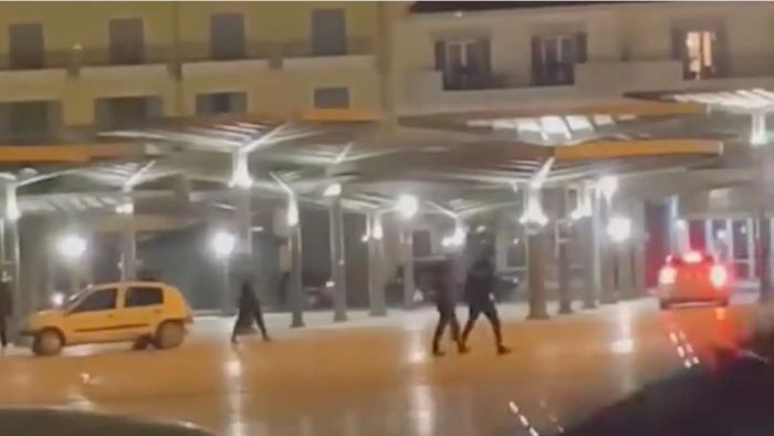 &Pi;&upsilon;&rho;&omicron;&beta;&omicron;&lambda;&iota;&sigma;&mu;&omicron;ί &sigma;&tau;&eta; &mu;έ&sigma;&eta; &tau;&omicron;&upsilon; &delta;&rho;ό&mu;&omicron;&upsilon; &mu;&epsilon;&tau;ά &alpha;&pi;ό &delta;&iota;&alpha;&lambda;&upsilon;&mu;έ&nu;&omicron; &alpha;&rho;&rho;&alpha;&beta;ώ&nu;&alpha; &sigma;&tau;&omicron; Ά&rho;&gamma;&omicron;&sigmaf; (vd)