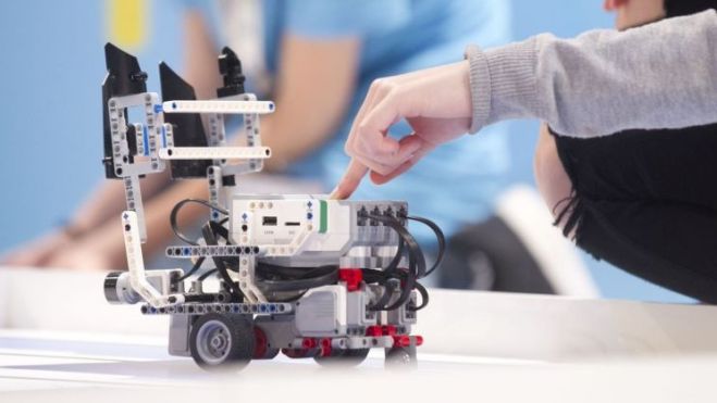 2023 | &Mu;&alpha;&theta;ή&mu;&alpha;&tau;&alpha; &Rho;&omicron;&mu;&pi;&omicron;&tau;&iota;&kappa;ή&sigmaf; &sigma;&tau;&omicron;&nu; &Phi;&iota;&lambda;&omicron;&tau;&epsilon;&chi;&nu;&iota;&kappa;ό Ό&mu;&iota;&lambda;&omicron; &Tau;&rho;ί&pi;&omicron;&lambda;&eta;&sigmaf;