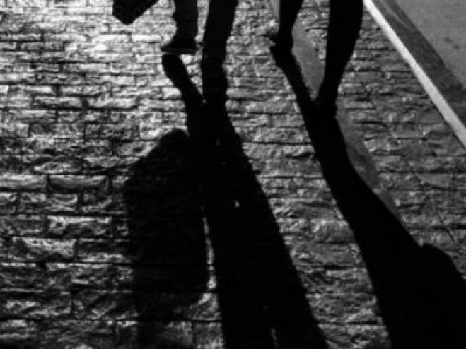 &Alpha;&mu;&alpha;&lambda;&iota;ά&delta;&alpha; | Ά&nu;&delta;&rho;&alpha;&sigmaf; &kappa;&alpha;&theta;ό&tau;&alpha;&nu; &eta;&mu;ί&gamma;&upsilon;&mu;&nu;&omicron;&sigmaf; &sigma;&tau;&omicron; &alpha;&upsilon;&tau;&omicron;&kappa;ί&nu;&eta;&tau;ό &tau;&omicron;&upsilon; &kappa;&alpha;&iota; &pi;&alpha;&rho;&epsilon;&nu;&omicron;&chi;&lambda;&omicron;ύ&sigma;&epsilon; &mu;&alpha;&theta;ή&tau;&rho;&iota;&epsilon;&sigmaf; έ&xi;&omega; &alpha;&pi;ό &sigma;&chi;&omicron;&lambda;&epsilon;ί&omicron;