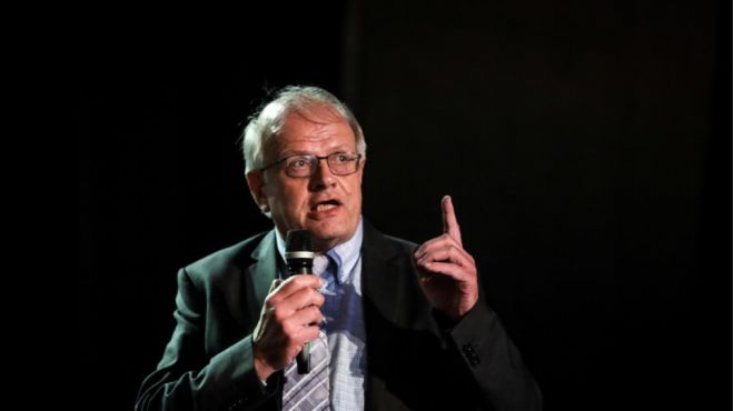 Άκης Τσελέντης για τη σεισμική διέγερση στην Ηλεία: «Να κοιμάστε σε αναμμένα κάρβουνα»