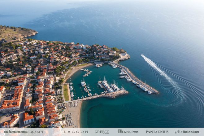 &Tau;&omicron; 13&omicron; Catamarans Cup &sigma;&tau;&omicron; &lambda;&iota;&mu;ά&nu;&iota; &tau;&omicron;&upsilon; &Pi;&alpha;&rho;&alpha;&lambda;ί&omicron;&upsilon; Ά&sigma;&tau;&rho;&omicron;&upsilon;&sigmaf;