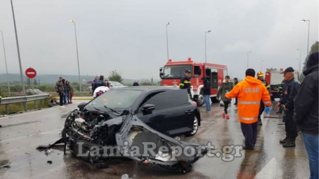 &Tau;&rho;&omicron;&chi;&alpha;ί&omicron; &sigma;&tau;&eta; &Lambda;&alpha;&mu;ί&alpha; &mu;&epsilon; &mu;&eta;&tau;έ&rho;&alpha; &kappa;&alpha;&iota; &nu;&epsilon;&omicron;&gamma;έ&nu;&nu;&eta;&tau;&omicron; &pi;&omicron;&upsilon; &mu;ό&lambda;&iota;&sigmaf; &beta;&gamma;ή&kappa;&alpha;&nu; &alpha;&pi;ό &tau;&omicron; &mu;&alpha;&iota;&epsilon;&upsilon;&tau;ή&rho;&iota;&omicron; (vd)