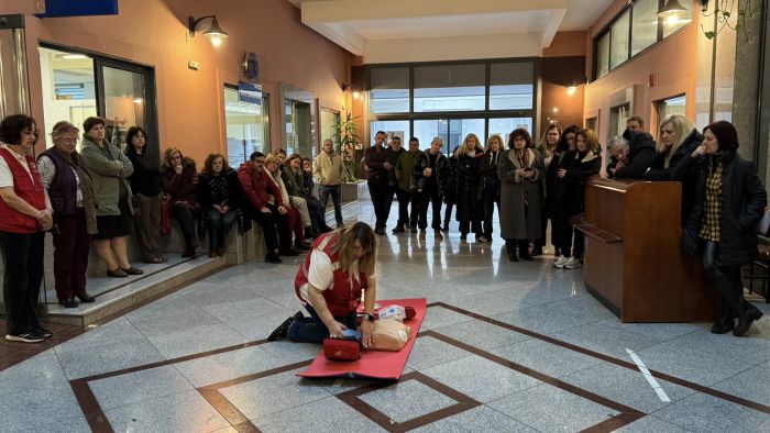 &Epsilon;&kappa;&pi;&alpha;ί&delta;&epsilon;&upsilon;&sigma;&eta; &sigma;&tau;&eta; &chi;&rho;ή&sigma;&eta; &alpha;&pi;&iota;&nu;&iota;&delta;&omega;&tau;ή &kappa;&alpha;&iota; &tau;&omicron;&pi;&omicron;&theta;έ&tau;&eta;&sigma;&eta; AED &sigma;&tau;&omicron; &nu;έ&omicron; &delta;&eta;&mu;&alpha;&rho;&chi;&epsilon;ί&omicron; &Tau;&rho;ί&pi;&omicron;&lambda;&eta;&sigmaf; &ndash; &Sigma;&eta;&mu;&alpha;&nu;&tau;&iota;&kappa;ή &pi;&rho;&omega;&tau;&omicron;&beta;&omicron;&upsilon;&lambda;ί&alpha; &tau;&omicron;&upsilon; &Delta;ή&mu;&omicron;&upsilon; &mu;&epsilon; &tau;&eta; &sigma;&tau;ή&rho;&iota;&xi;&eta; &tau;&omicron;&upsilon; &Epsilon;&rho;&upsilon;&theta;&rho;&omicron;ύ &Sigma;&tau;&alpha;&upsilon;&rho;&omicron;ύ