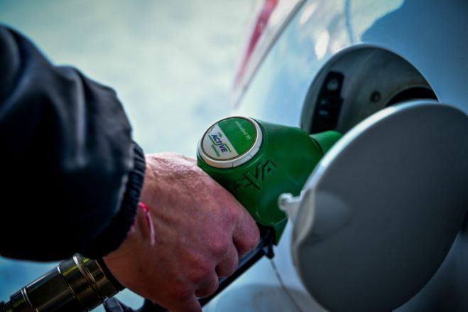 &Kappa;&alpha;ύ&sigma;&iota;&mu;&alpha; &mu;&epsilon; &tau;&iota;&mu;έ&sigmaf; &laquo;&phi;&omega;&tau;&iota;ά&raquo; &ndash; &Sigma;&tau;&alpha; 2,12 &epsilon;&upsilon;&rho;ώ &eta; &alpha;&mu;ό&lambda;&upsilon;&beta;&delta;&eta;, &sigma;&tau;&omicron; 1,81 &tau;&omicron; &pi;&epsilon;&tau;&rho;έ&lambda;&alpha;&iota;&omicron;