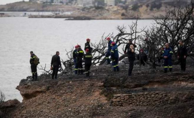 Συγκλονιστική μαρτυρία | 13χρονο κορίτσι καιγόταν και πήδηξε από τον γκρεμό στη θάλασσα, σκοτώθηκε ακαριαία (vd)