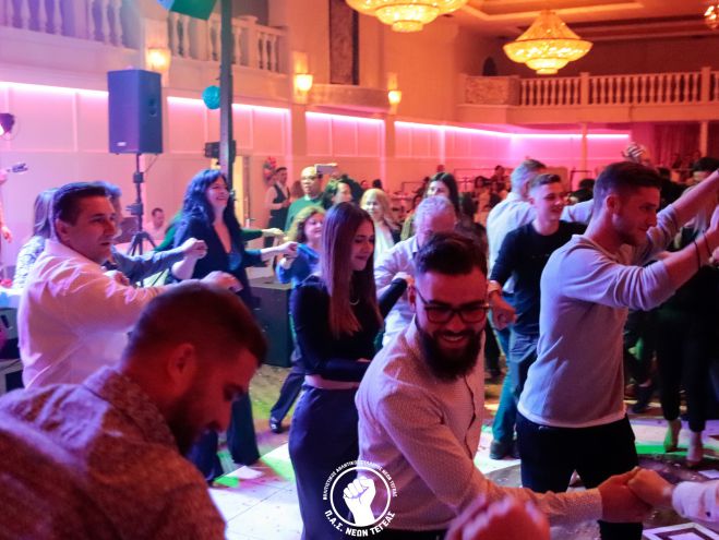 &Phi;&omega;&tau;&omicron;&gamma;&rho;&alpha;&phi;&iota;&kappa;ά "&kappa;&lambda;&iota;&kappa;" &alpha;&pi;ό &tau;&omicron;&nu; &chi;&omicron;&rho;ό &tau;&omicron;&upsilon; &Pi;.&Alpha;.&Sigma;. &Nu;έ&omega;&nu; &Tau;&epsilon;&gamma;έ&alpha;&sigmaf;!