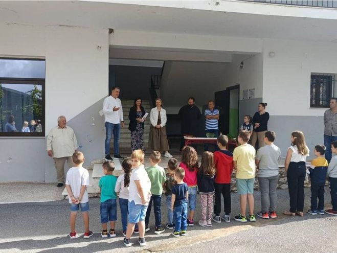 &Alpha;&gamma;&iota;&alpha;&sigma;&mu;ό&sigmaf; &sigma;&tau;&omicron; &delta;&eta;&mu;&omicron;&tau;&iota;&kappa;ό &sigma;&chi;&omicron;&lambda;&epsilon;ί&omicron; &Kappa;&omicron;&nu;&tau;&omicron;&beta;ά&zeta;&alpha;&iota;&nu;&alpha;&sigmaf; | &Tau;&omicron; &mu;ή&nu;&upsilon;&mu;&alpha; &tau;&omicron;&upsilon; &Omicron;&delta;&upsilon;&sigma;&sigma;έ&alpha; - "&Pi;&alpha;&rho;ώ&nu;" &omicron; &Nu;&iota;&kappa;&omicron;&lambda;ά&omicron;&upsilon;