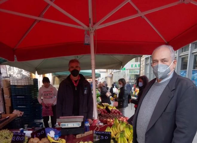 &Pi;&alpha;&pi;&alpha;&eta;&lambda;&iota;&omicron;ύ: "&Mu;&epsilon; &tau;&omicron; &nu;&omicron;&mu;&omicron;&sigma;&chi;έ&delta;&iota;&omicron; &alpha;&lambda;&lambda;&omicron;&iota;ώ&nu;&epsilon;&tau;&alpha;&iota; &eta; &mu;&omicron;&rho;&phi;ή &kappa;&alpha;&iota; &delta;&iota;&alpha;&lambda;ύ&epsilon;&tau;&alpha;&iota; &omicron; &kappa;&omicron;&iota;&nu;&omega;&nu;&iota;&kappa;ό&sigmaf; &chi;&alpha;&rho;&alpha;&kappa;&tau;ή&rho;&alpha;&sigmaf; &tau;&omega;&nu; &lambda;&alpha;ϊ&kappa;ώ&nu; &alpha;&gamma;&omicron;&rho;ώ&nu;"