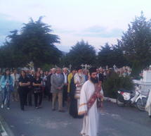 &Pi;&alpha;&nu;&eta;&gamma;ύ&rho;&iota;&sigma;&epsilon; &omicron; &Kappa;&omicron;&iota;&mu;&eta;&tau;&eta;&rho;&iota;&alpha;&kappa;ό&sigmaf; &Iota;&epsilon;&rho;ό&sigmaf; &Nu;&alpha;ό&sigmaf; &Alpha;&gamma;ί&alpha;&sigmaf; &Tau;&rho;&iota;ά&delta;&omicron;&sigmaf; &Tau;&rho;&iota;&pi;ό&lambda;&epsilon;&omega;&sigmaf; (&epsilon;&iota;&kappa;ό&nu;&epsilon;&sigmaf;)