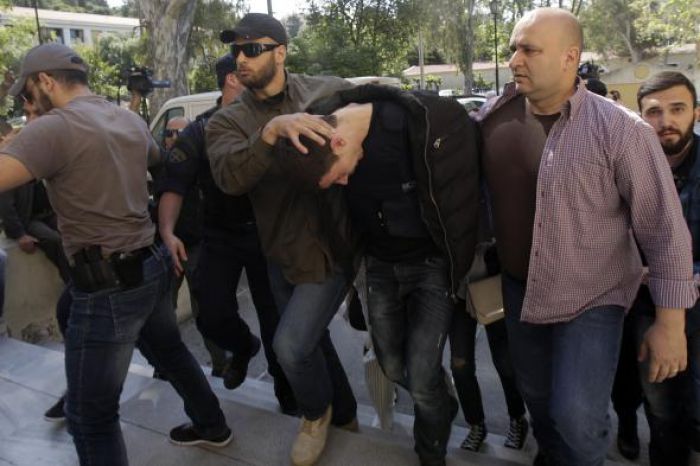 &Pi;&rho;&omicron;&pi;&eta;&lambda;ά&kappa;&iota;&sigma;&alpha;&nu; &tau;&omicron;&nu; &pi;&alpha;&tau;έ&rho;&alpha; &tau;&eta;&sigmaf; Ά&nu;&nu;&upsilon; &sigma;&tau;&alpha; &delta;&iota;&kappa;&alpha;&sigma;&tau;ή&rho;&iota;&alpha; (vd)