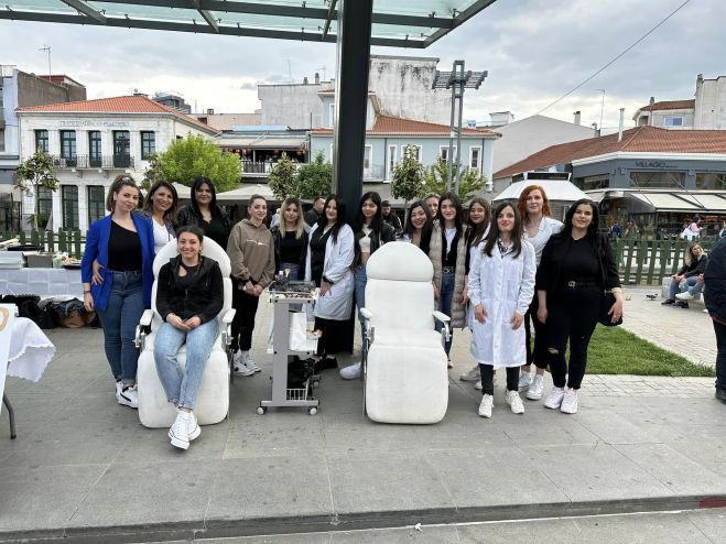 &Omicron;&iota; &delta;&epsilon;&xi;&iota;ό&tau;&eta;&tau;&epsilon;&sigmaf; &tau;&omega;&nu; &tau;&mu;&eta;&mu;ά&tau;&omega;&nu; &tau;&eta;&sigmaf; &Sigma;&chi;&omicron;&lambda;ή&sigmaf; &Mu;&alpha;&theta;&eta;&tau;&epsilon;ί&alpha;&sigmaf; &Delta;&Upsilon;&Pi;&Alpha; &pi;&alpha;&rho;&omicron;&upsilon;&sigma;&iota;ά&sigma;&tau;&eta;&kappa;&alpha;&nu; &sigma;&tau;&eta;&nu; &Tau;&rho;ί&pi;&omicron;&lambda;&eta; (&epsilon;&iota;&kappa;ό&nu;&epsilon;&sigmaf;)