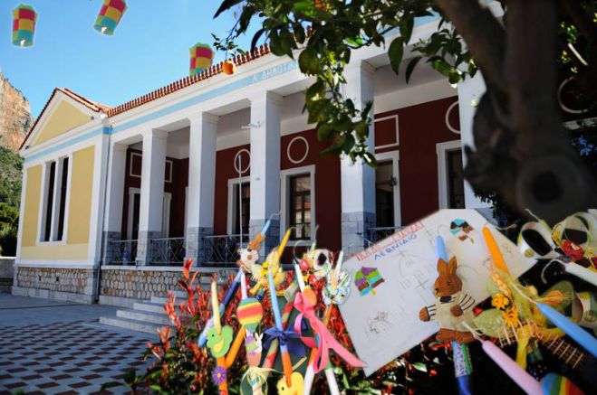 &Sigma;&upsilon;&mu;&mu;&epsilon;&tau;&omicron;&chi;ή &alpha;&pi;ό &tau;&omicron; &Lambda;&epsilon;&omega;&nu;ί&delta;&iota;&omicron; &sigma;&tau;&eta; &delta;&rho;ά&sigma;&eta; &laquo;&Alpha;&upsilon;&tau;ό &tau;&omicron; &Pi;ά&sigma;&chi;&alpha; &gamma;ί&nu;&epsilon; &kappa;&alpha;&iota; &epsilon;&sigma;ύ &Nu;&omicron;&nu;ό&sigmaf;&raquo;