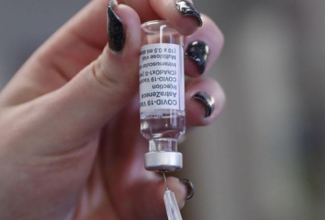 Ζητά αποζημίωση ο 35χρονος για τις 2 θρομβώσεις μετά το AstraZeneca (vd)