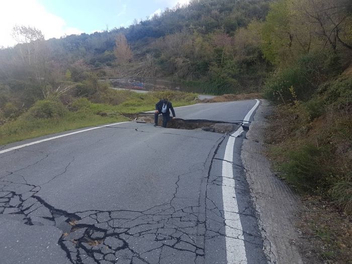 &Tau;&epsilon;&rho;ά&sigma;&tau;&iota;&omicron;&sigmaf; &kappa;&rho;&alpha;&tau;ή&rho;&alpha;&sigmaf; &sigma;&tau;&omicron; &delta;&rho;ό&mu;&omicron; &pi;&rho;&omicron;&sigmaf; &tau;&eta; &Phi;&alpha;&lambda;&alpha;&iota;&sigma;ί&alpha; - &Delta;&epsilon;ί&tau;&epsilon; &epsilon;&iota;&kappa;ό&nu;&epsilon;&sigmaf;!