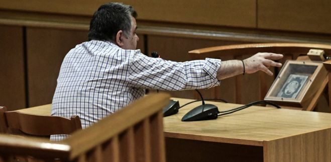 &Chi;&rho;&upsilon;&sigma;ή &Alpha;&upsilon;&gamma;ή - &Rho;&omicron;&upsilon;&pi;&alpha;&kappa;&iota;ά&sigmaf;: &laquo;&Mu;&iota;&alpha; &alpha;&pi;&lambda;ή &alpha;&nu;&theta;&rho;&omega;&pi;&omicron;&kappa;&tau;&omicron;&nu;ί&alpha; &tau;&eta;&nu; έ&kappa;&alpha;&nu;&alpha;&nu; &pi;&omicron;&lambda;&iota;&tau;&iota;&kappa;ό &theta;έ&mu;&alpha;&raquo; - Έ&kappa;&rho;&eta;&xi;&eta; &alpha;&pi;ό &tau;&omicron;&nu; &pi;&alpha;&tau;έ&rho;&alpha; &tau;&omicron;&upsilon; &Phi;ύ&sigma;&sigma;&alpha;