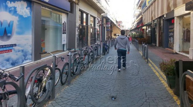 Πεζόδρομος &quot;Δεληγιάννη&quot; | Πρόταση να τοποθετηθούν δύο θέσεις στάθμευσης ποδηλάτων